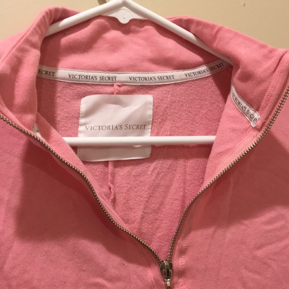 Victoria secrets pullover - Picture 2 of 2